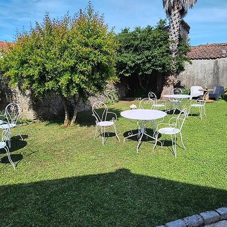 La Marie Galante Appart'Hotel Saint-Georges-d'Oleron Esterno foto